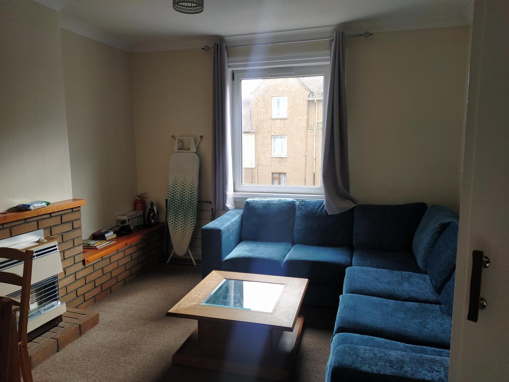 Self Catering 2 Bedroom Flat, Frequent Buses, 1-Minute Walk To Bus Stop, 20 Minutes To City Center Единбург Екстериор снимка